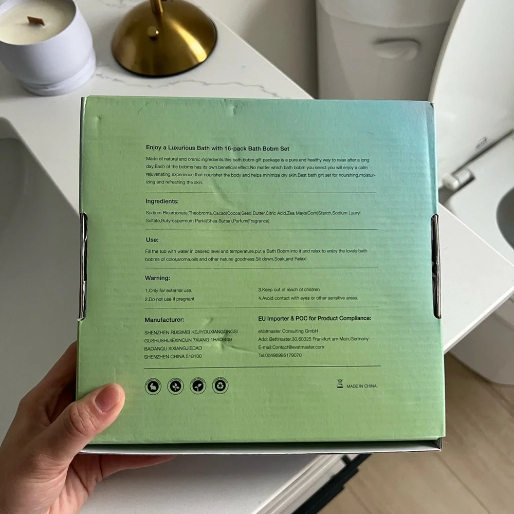 12 Colorful Bath Bombs Gift Set - Picture 4 of 4